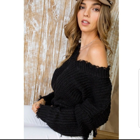 Distressed black sweater - Picture 3 of 4